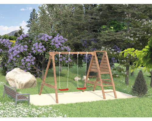 Trä gunga med stege i trädgårdslandskap