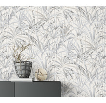 Tapet med palmbladsmönster i interiör