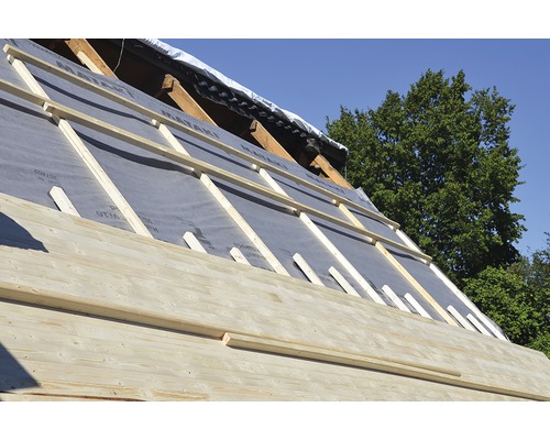 Takkonstruktion med träpanel, underlagsduk och ströläkt