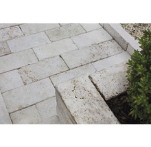 Installation av travertinbeläggning utomhus