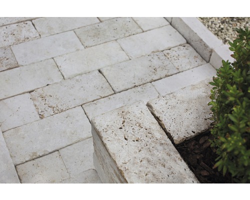 Installation av travertinbeläggning utomhus