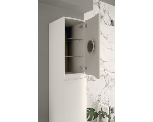 Badrumsskåp med öppna hyllor och runt handtagsöppning