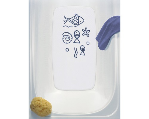 Badkar med badsits, svamp och handduk