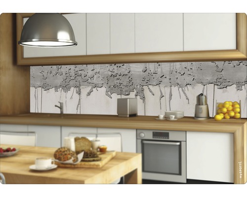 Köksstänkskydd med betonglook i ett modernt kök