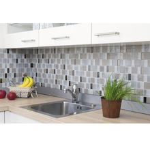 Diskho med blandare, mosaikplattor och dekorativa element