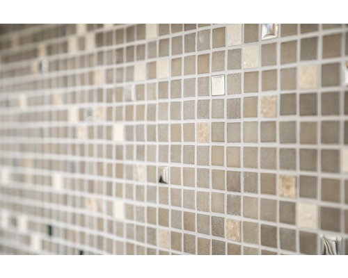 Väggplattor med kvadratiskt mosaikmönster