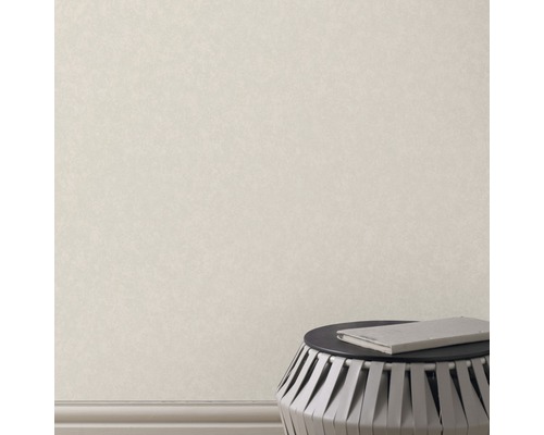 Ljus fiberdukstapet med diskret struktur i vardagsrummet