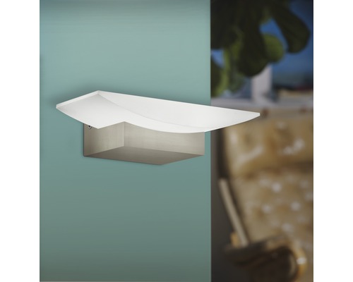 Vägglampa med modern design för inomhusbruk