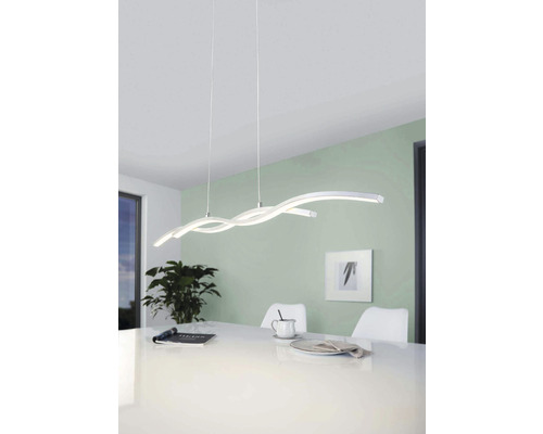 Modern LED-pendellampa över ett matbord