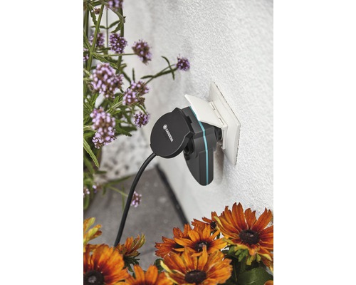 Gardena adapter ansluten till utomhusuttag
