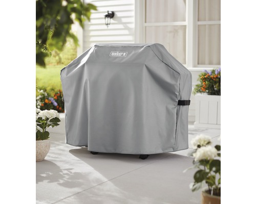 Weber grillöverdrag på en terrass