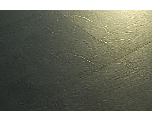 Närbild av golvplattor i skifferlook