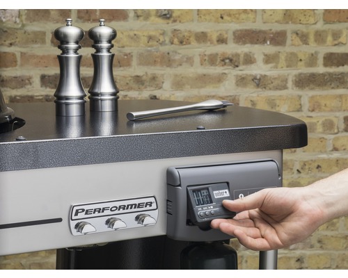 Weber Performer grill med kryddströare, grillbestick och timer