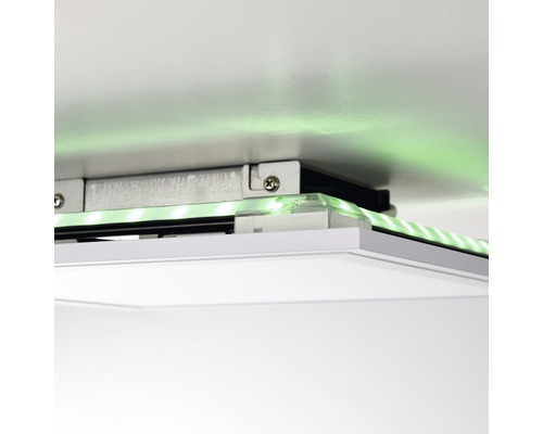 Närbild av en LED-list under ett skåp