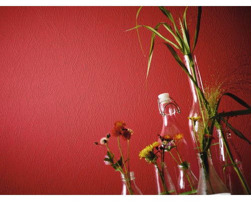 Dekorativ tapet med linjärt mönster och blomsterarrangemang