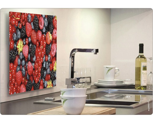 Stänkskydd med bärmönster i modernt kök