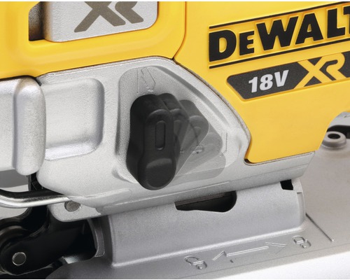 Närbild av en DeWalt 18V XR sticksåg med justeringsratt