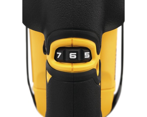 Närbild av en spikpistol med justerbar djupinställning mellan 5 och 7.