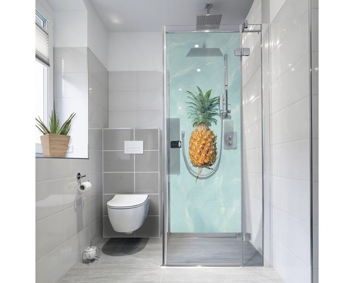 Dekorplast badrum MYSPOTTI Fresh Happy Pineapple 210x100 cm Badrum med toalett och duschkabin med ananas motiv