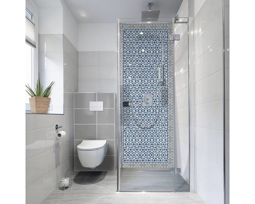 Dekorplast badrum MYSPOTTI Fresh Enrico 210x100 cm Modernt badrum med toalett och dusch med mosaikplattor