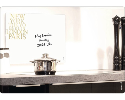 Magnetisk glastavla med text och kastrull i köket