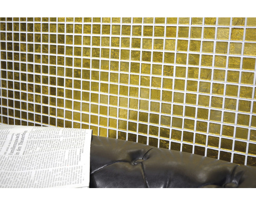 Vägg med mosaikplattor