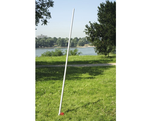 Teleskopisk tvättvinda i aluminium på en gräsmatta