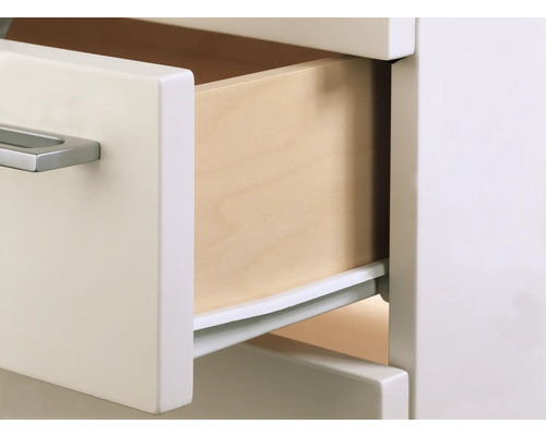 Detaljbild av en öppen låda med handtag