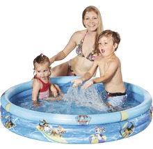 Uppblåsbar pool med Paw Patrol design och lekande barn