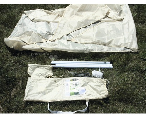 Tältduk, stänger, pinnar och bärväska för ett tält