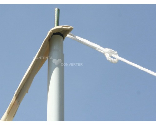 Detaljvy av tältstång med spännlina