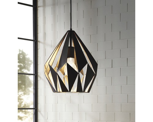 Taklampa med geometrisk design och glödlampa