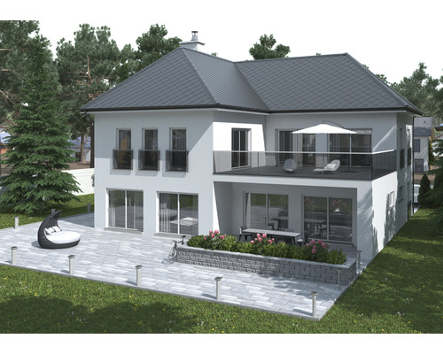 Vy över ett hus med två våningar, terrass, balkong och trädgård