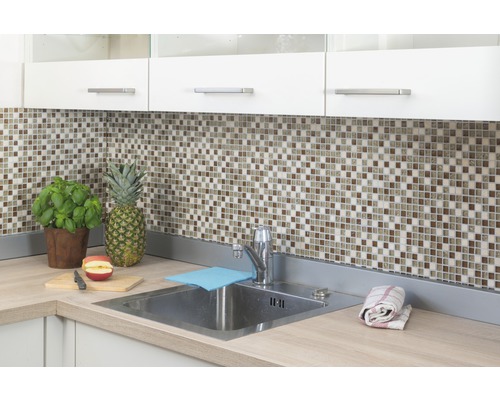 Diskho med mosaikkakel och frukt