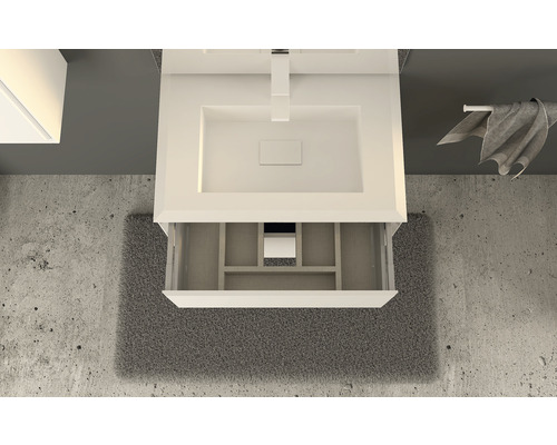 Översikt över ett badrum med tvättställsskåp med utdragslåda