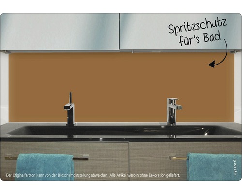 Exempel på badrums bakvägg av plast som stänkskydd