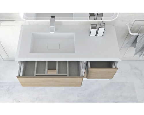 Badrum med handfat, tvättställ och lådor