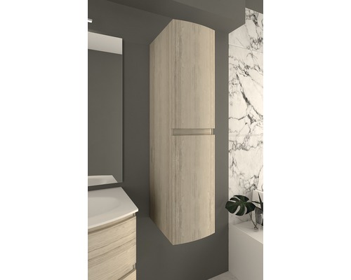 Högskåp i badrum med trästruktur