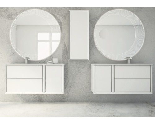 Badrumsscen med två tvättställ, runda speglar och ett hängande skåp