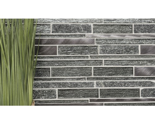 Mosaikplatta med glas- och metallelement