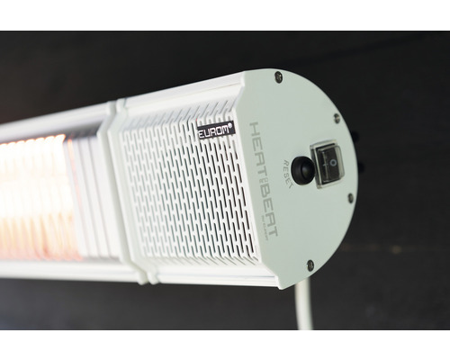 Närbild av en värmare med Eurom-logotypen, återställningsknapp och en strömbrytare