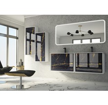 Modernt badrum med tvättställ, spegelskåp och LED-spegel