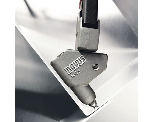 Novus N-25 Nittång i användning