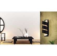 Japanskt vardagsrum med vägglampa