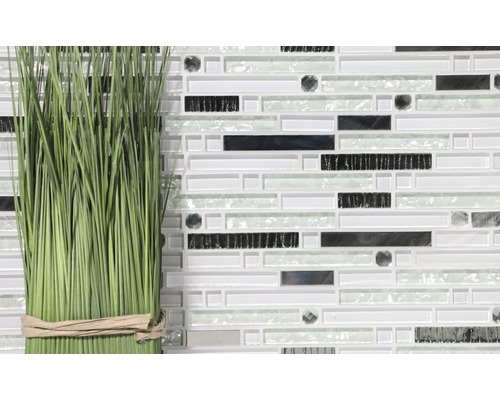 Dekorativ väggplatta med glasmosaik och konstgräs