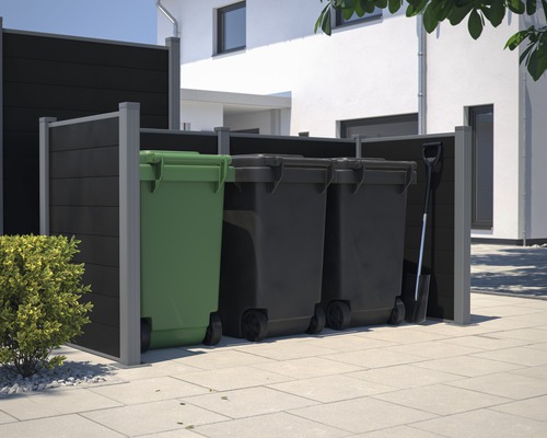Soptunneskåp med tre soptunnor och en spade