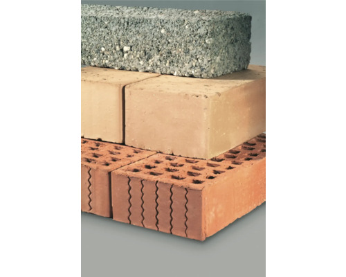 Staplade olika tegelstenar