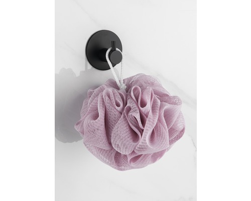 Luffa svamp hänger på en krok