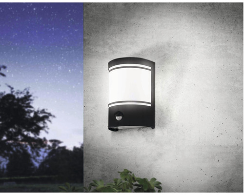 Vägglampa med rörelsesensor för utomhusbelysning