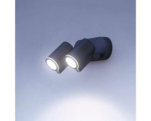 Vägglampa med två spotlights